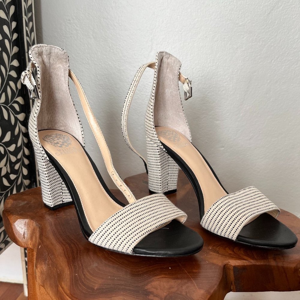 Vince Camuto ankle strap sandal Corlina chunky heel - size 9